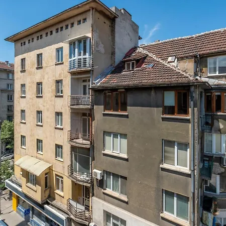 Апартамент Elegant 1bdrm In Prime Location София