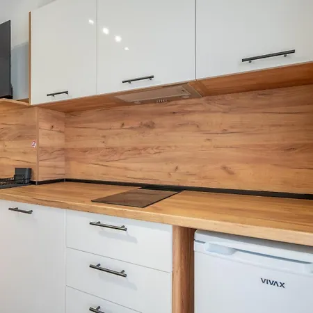 Elegant 1bdrm In Prime Location