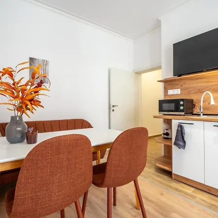 Elegant 1bdrm In Prime Location