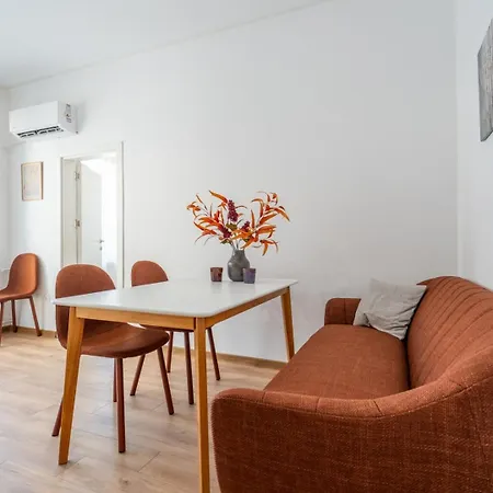 Elegant 1bdrm In Prime Location *