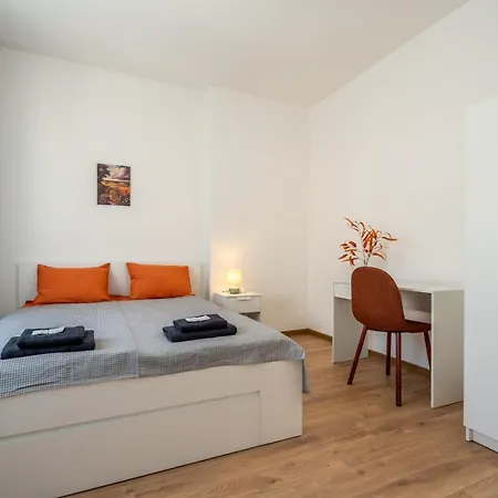Elegant 1bdrm In Prime Location София