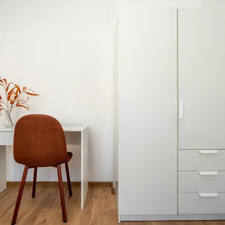 Апартамент Elegant 1bdrm In Prime Location София