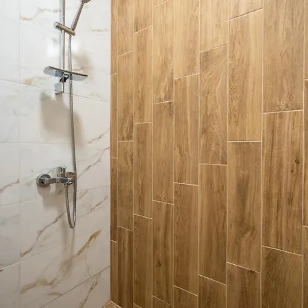 Elegant 1bdrm In Prime Location